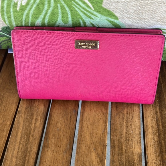 Authentic Kate Spade wallet - Picture 1 of 12